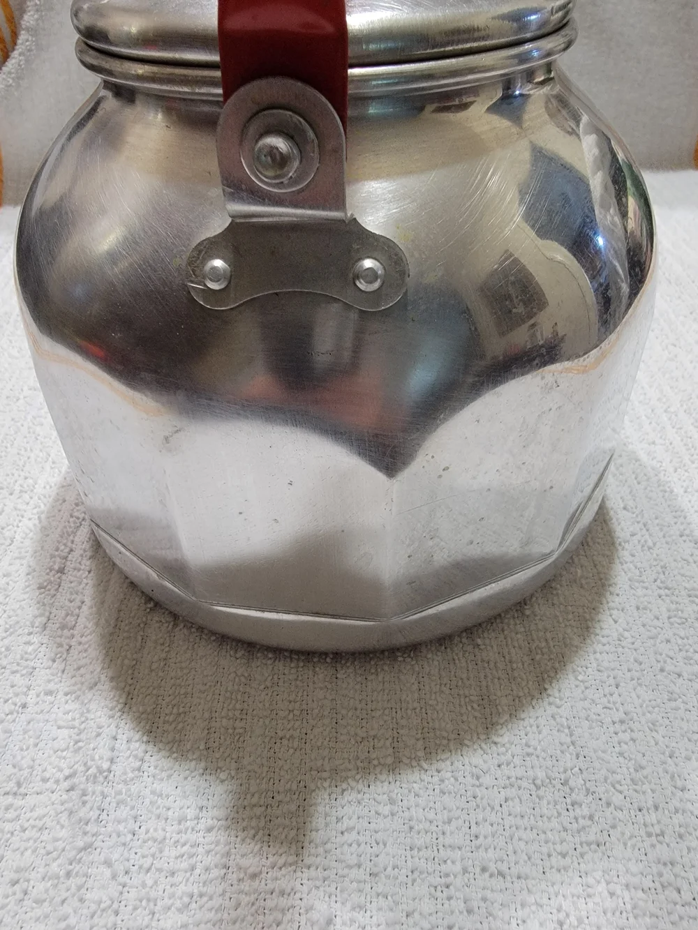 Vintage Red-Handled Aluminum Tea Kettle - Classic Home Kitchen Kettle